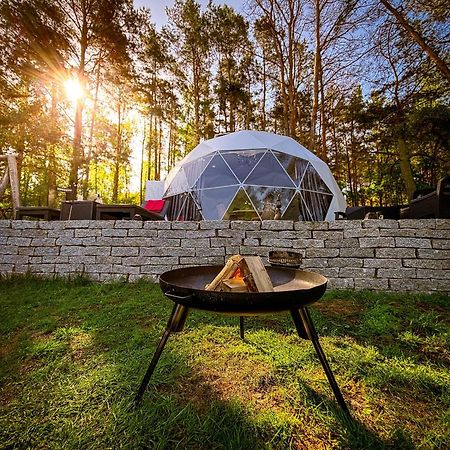 Hotel Glamping Pod Orlem à Cedynia Extérieur photo