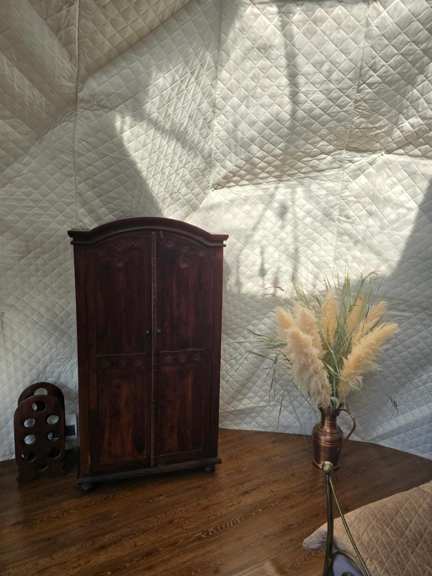 Hotel Glamping Pod Orlem à Cedynia Extérieur photo