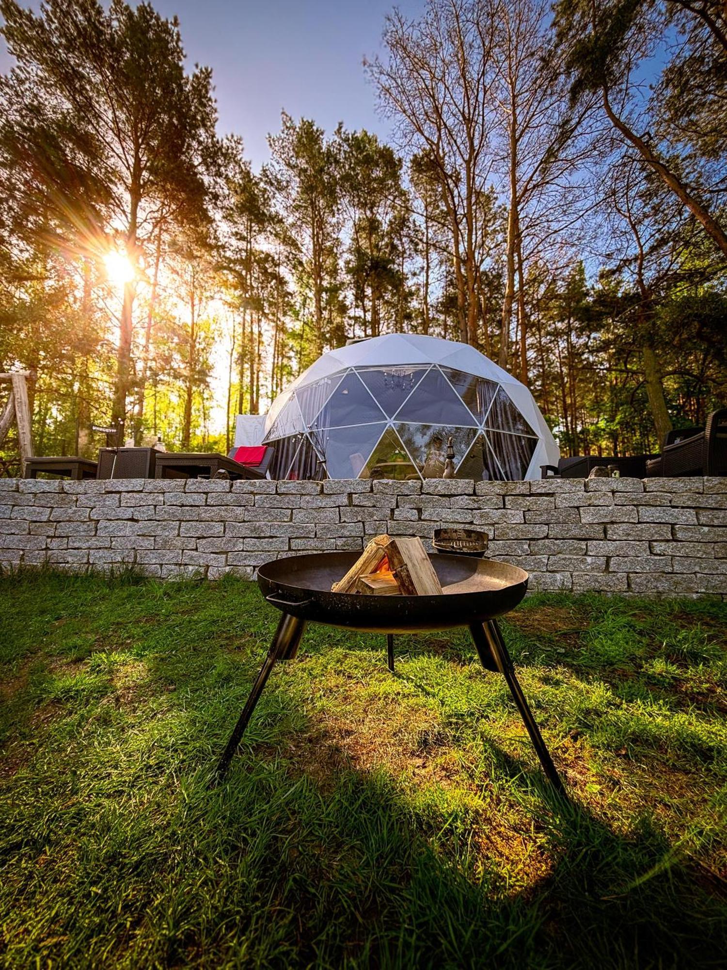 Hotel Glamping Pod Orlem à Cedynia Extérieur photo