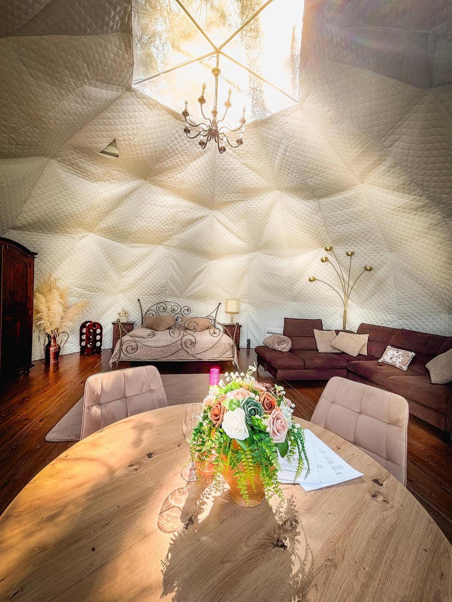 Hotel Glamping Pod Orlem à Cedynia Extérieur photo